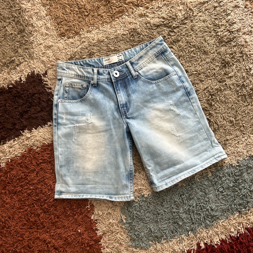 Cotton On High Rise Mom Jean Shorts Size 4 Light Wash Distressed Denim